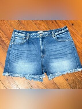 Zenana Outfitters Distressed Fringe Hem Denim Shorts